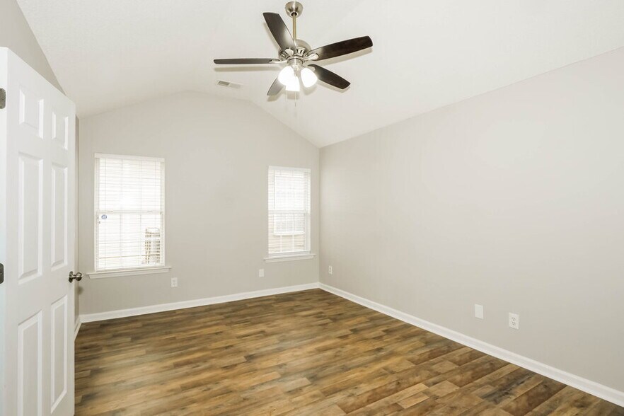 Building Photo - 5981 Wagon Hill Rd W