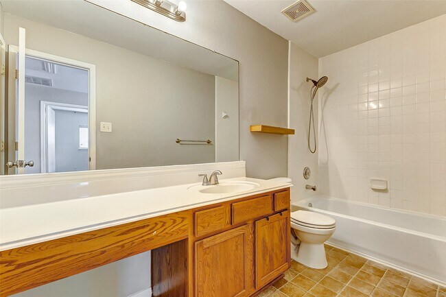 Building Photo - 20907 Hall Colony Ct