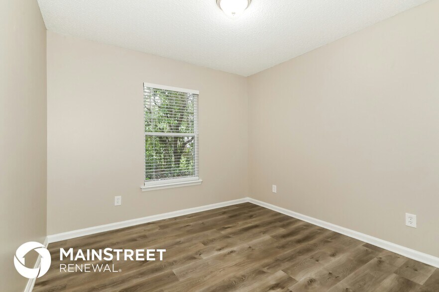 Building Photo - 611 Gum St