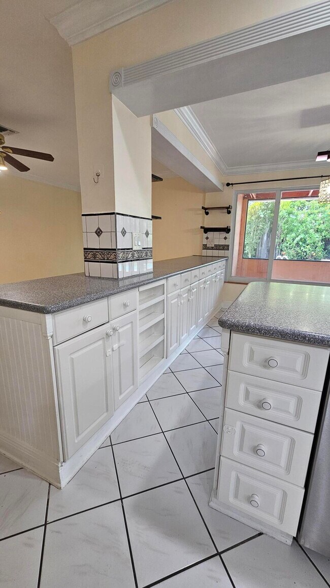 Building Photo - 12157 Sycamore Ln