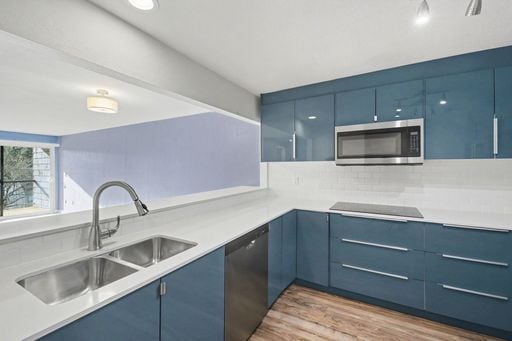 Building Photo - 13820 NE 65th St