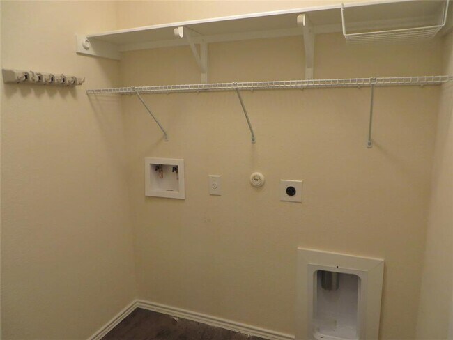 Building Photo - 400 Major Lee Ln