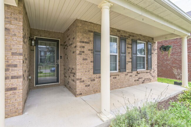 Building Photo - Amazing Home In Creekside Station