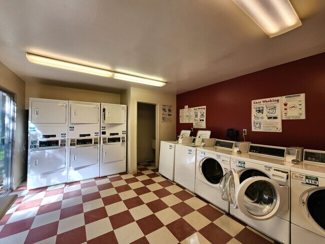 Building Photo - Charming 2BR/2BA Condo Steps from Downtown Mountain View