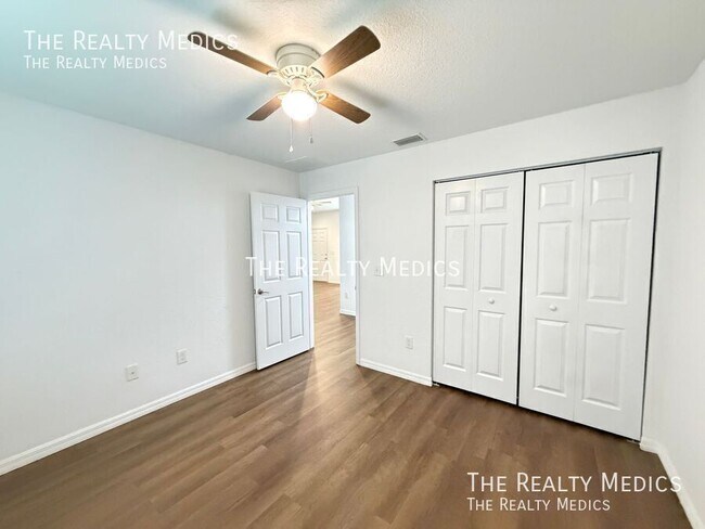 Building Photo - 85 Maple Dr