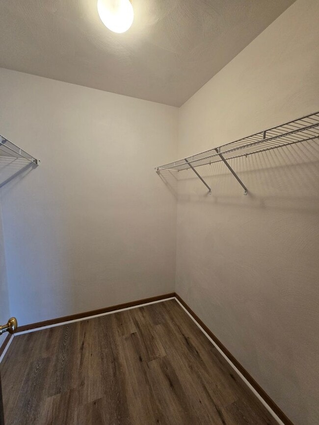 Building Photo - Large 2 Bedroom Townhouse - Burrell School District - Next to Hill Crest Country Club