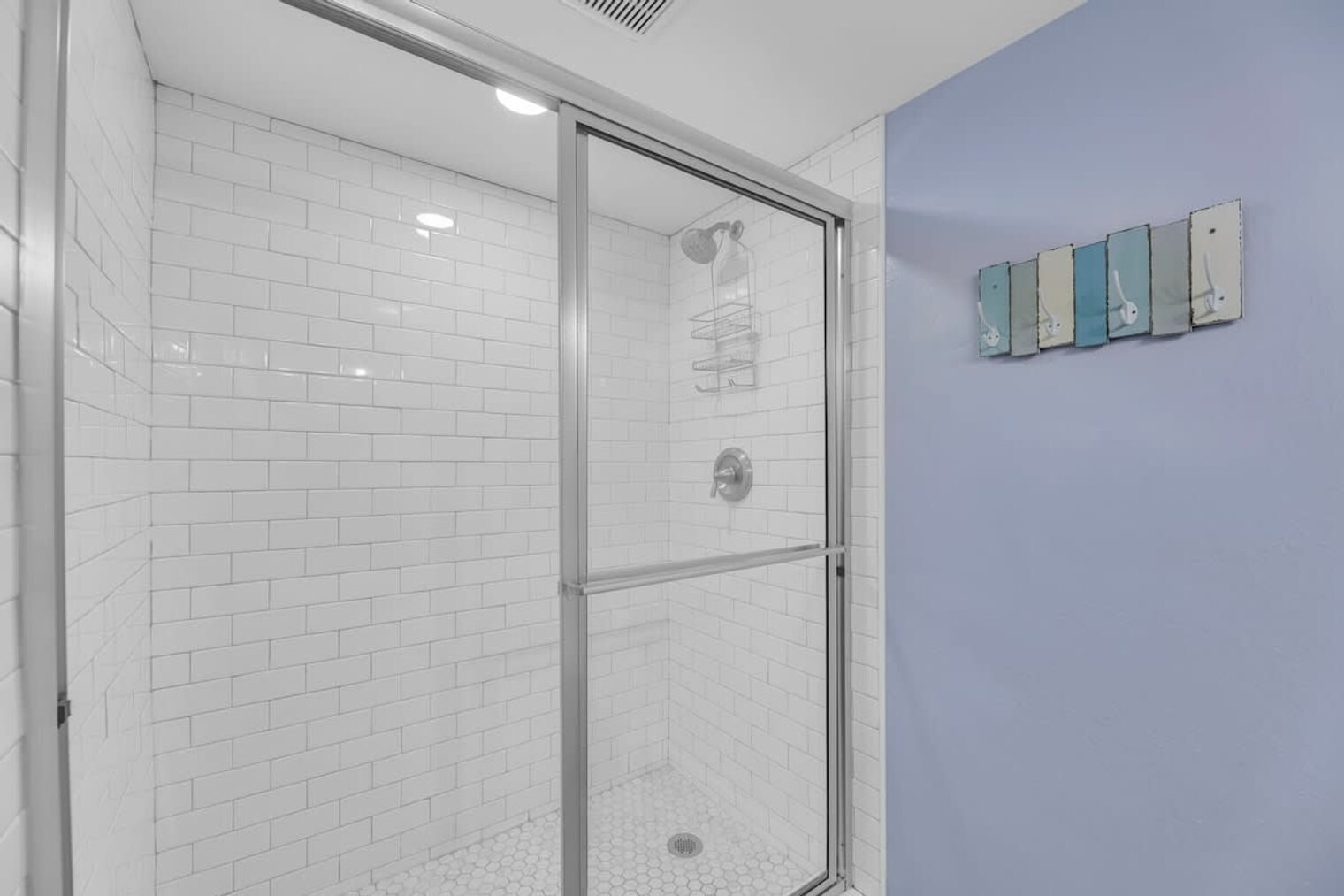 Building Photo - 132 E Gardenia St