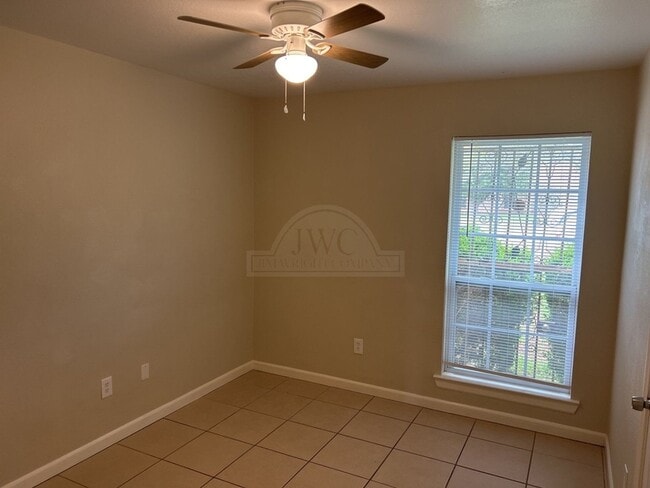 Building Photo - 3504 Warfield Dr