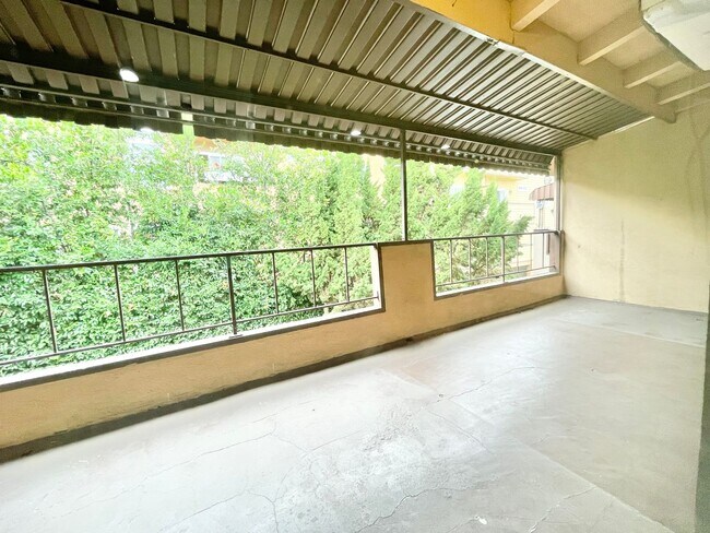 Interior Photo - Otsego