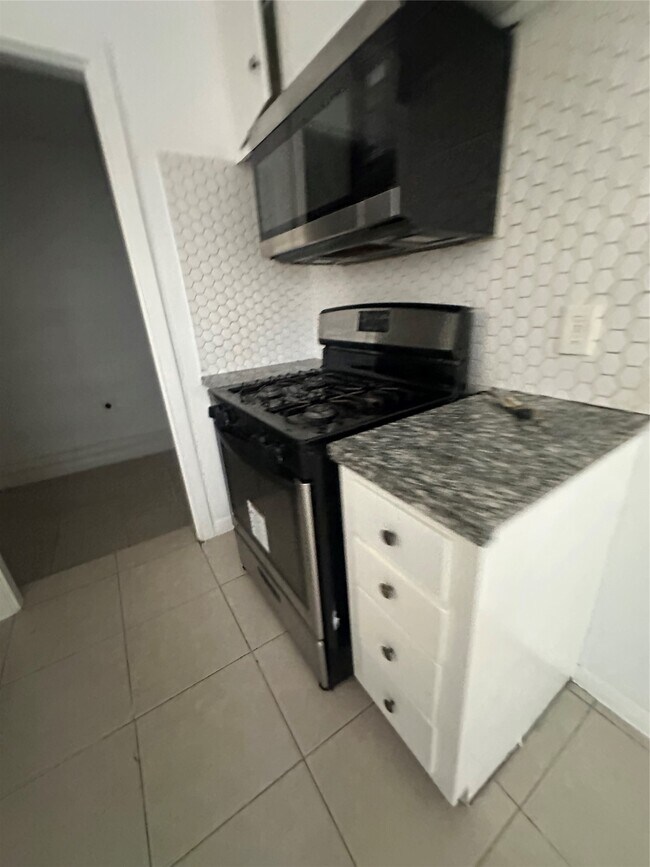 Building Photo - 3826 Botany Ln