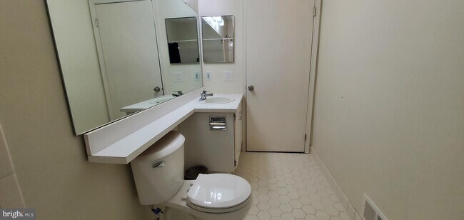Building Photo - 18 Feiler Ct