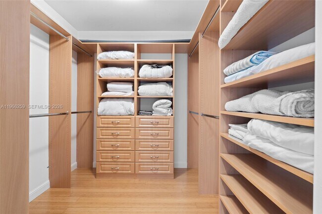 Building Photo - 21055 Yacht Club Dr