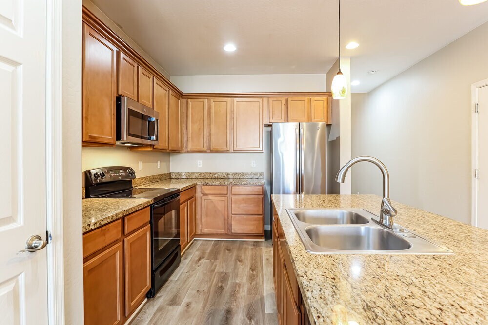Building Photo - 2550 W Gaby Rd