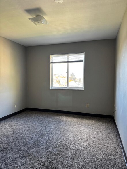 Building Photo - 5501 Verona Rd