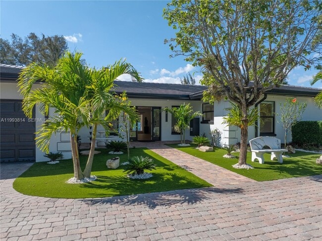 Building Photo - 5120 Carillo St