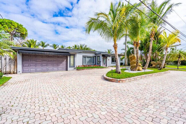 Building Photo - 1712 NE 18th Ave