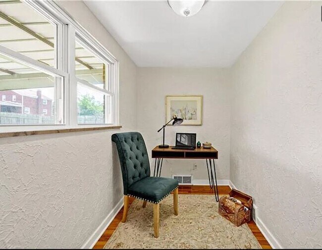 Building Photo - BEAUTIFUL HAVEN!  MOVE-IN READY 3 BEDROOM,...