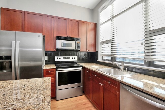 Building Photo - 608 Garden District Dr