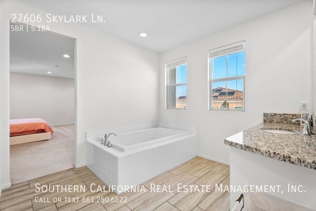 Building Photo - 27606 Skylark Ln