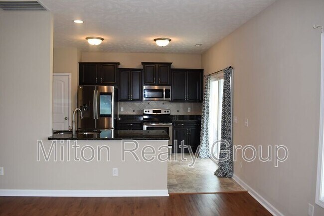 Building Photo - 38 Hanson Ct