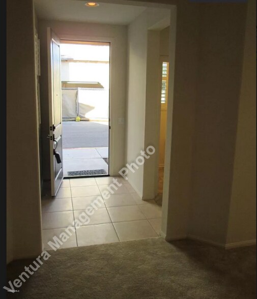 Building Photo - 523 Pioneer St