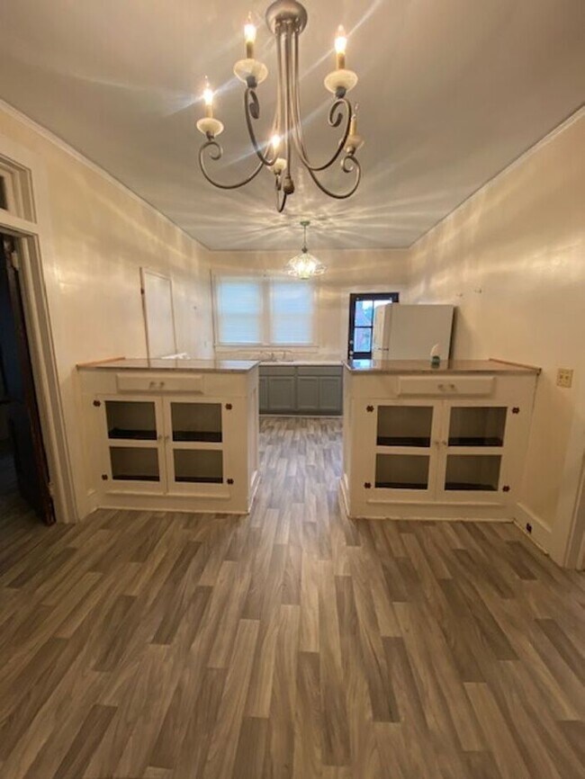Building Photo - Two Bedroom Duplex in Downtown Woodruff!