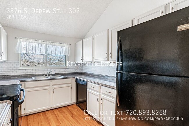 Building Photo - Spacious 2-Bedroom Condo with Loft, Firepl...