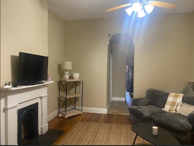 Building Photo - 317 S Pine St