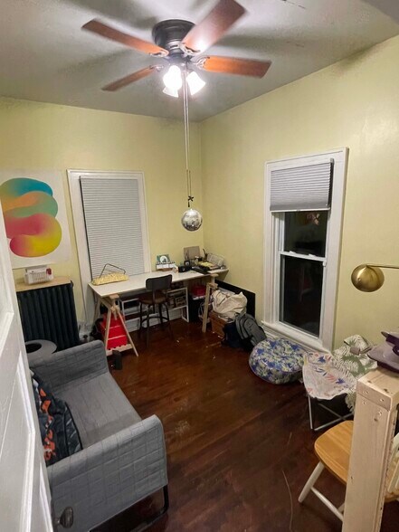 Small Bed - 917 East 19th Street