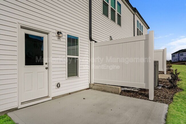 Building Photo - 1102 Carpenter Falls Ave