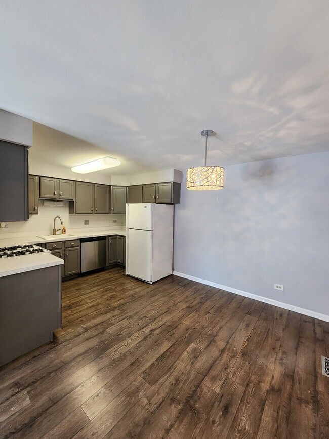 Building Photo - 123 Brewster Ct