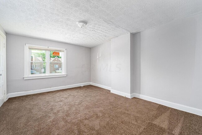 Building Photo - 1662 E Sycamore