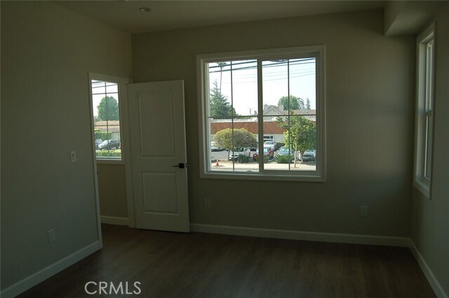 Building Photo - 425 W Duarte Rd