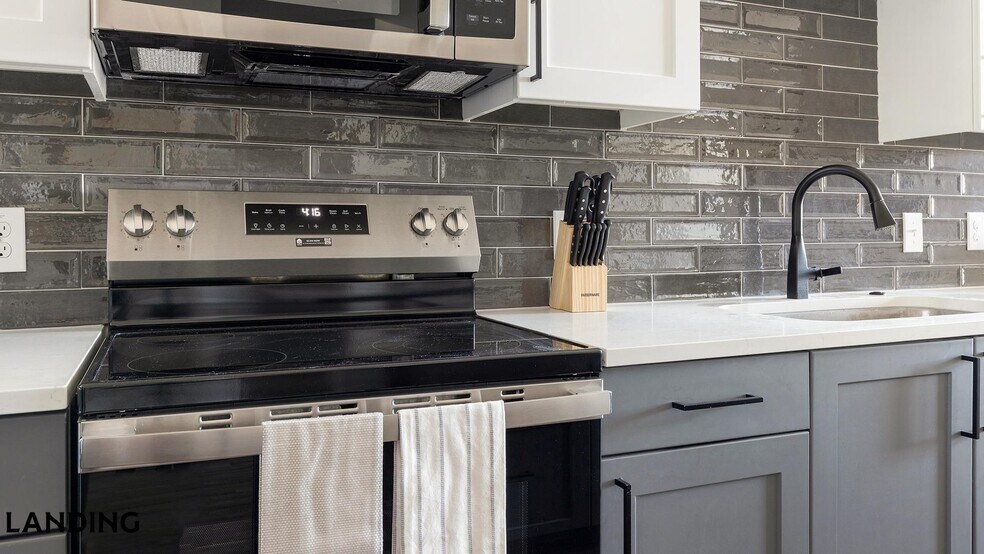 Building Photo - 18111 La Cantera Terrace