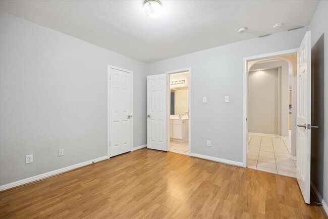 Building Photo - 1824 Chasewood Dr