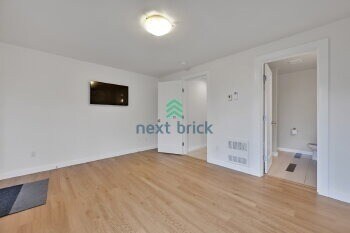 Building Photo - Move-In Ready 3-Bed, 3.5-Bath Home in Prime Location