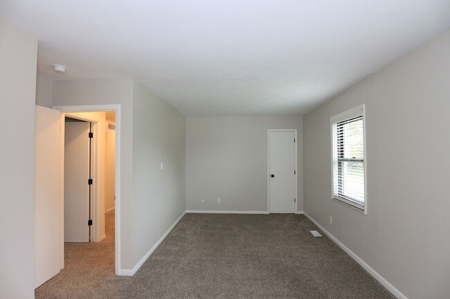 Building Photo - Beautifully Renovated Carmel Home!