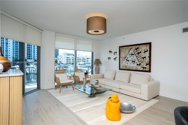 Building Photo - 17301 Biscayne Blvd