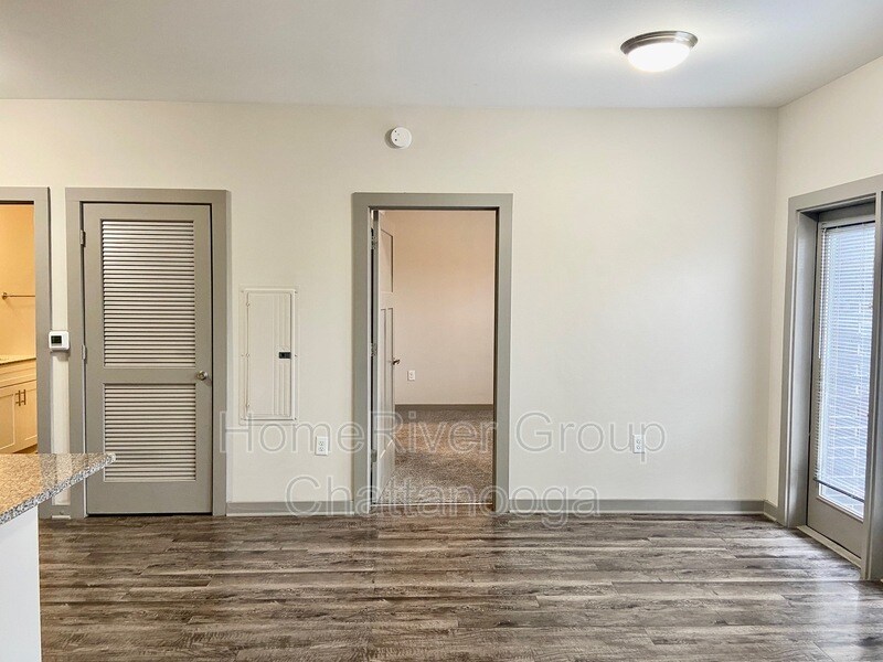 Building Photo - 782 Riverfront Pkwy