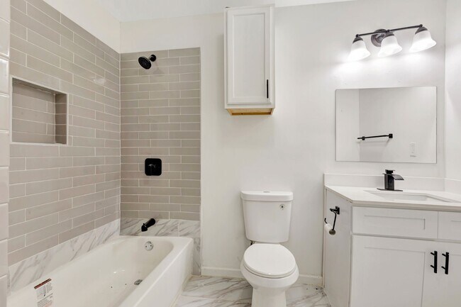 Building Photo - Updated Greenville Home