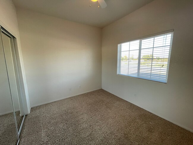 Building Photo - Beautiful Hesperia Starter Home, 2 Bedroom...