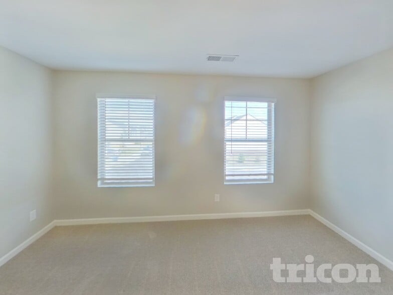 Building Photo - 1405 Veranda Ln