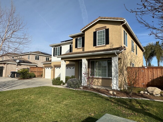 Building Photo - Two Story Home located in the Foxwood Estates