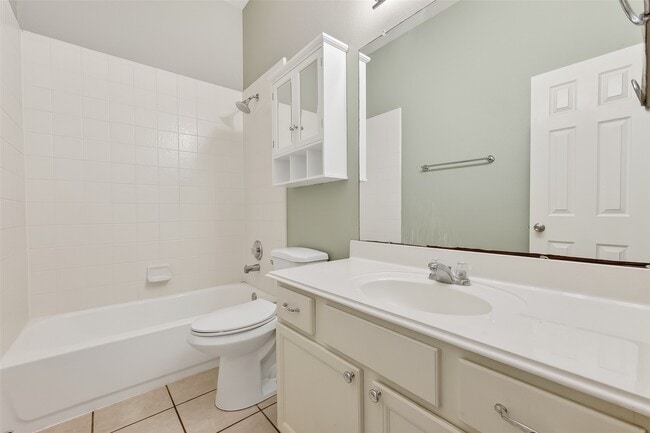 Building Photo - 6431 Applewood Forest Dr