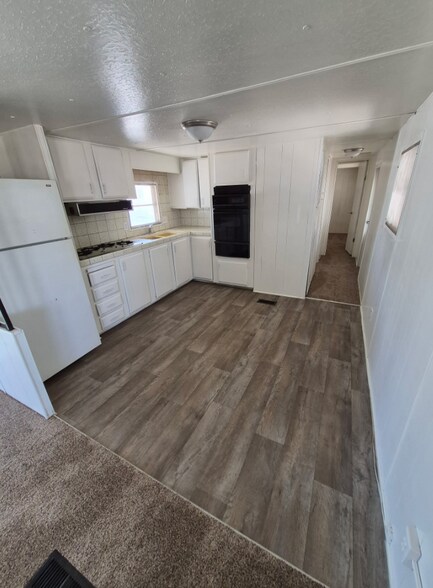 Building Photo - 3601 E Wyoming Ave