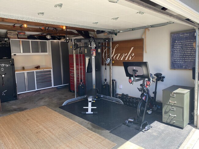 Building Photo - 1738 S Marvin Ave