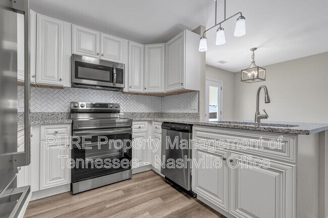 Building Photo - 723 Holland Ridge Dr