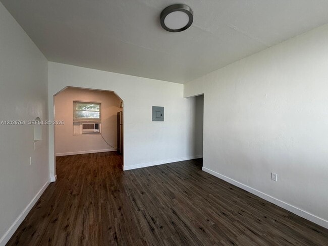 Building Photo - 541 SW 7th St