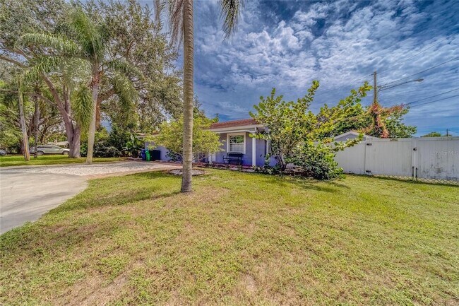 Building Photo - 10842 61st Ave