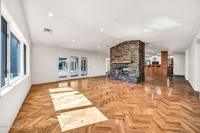 Building Photo - 4531 E Quartz Mountain Rd